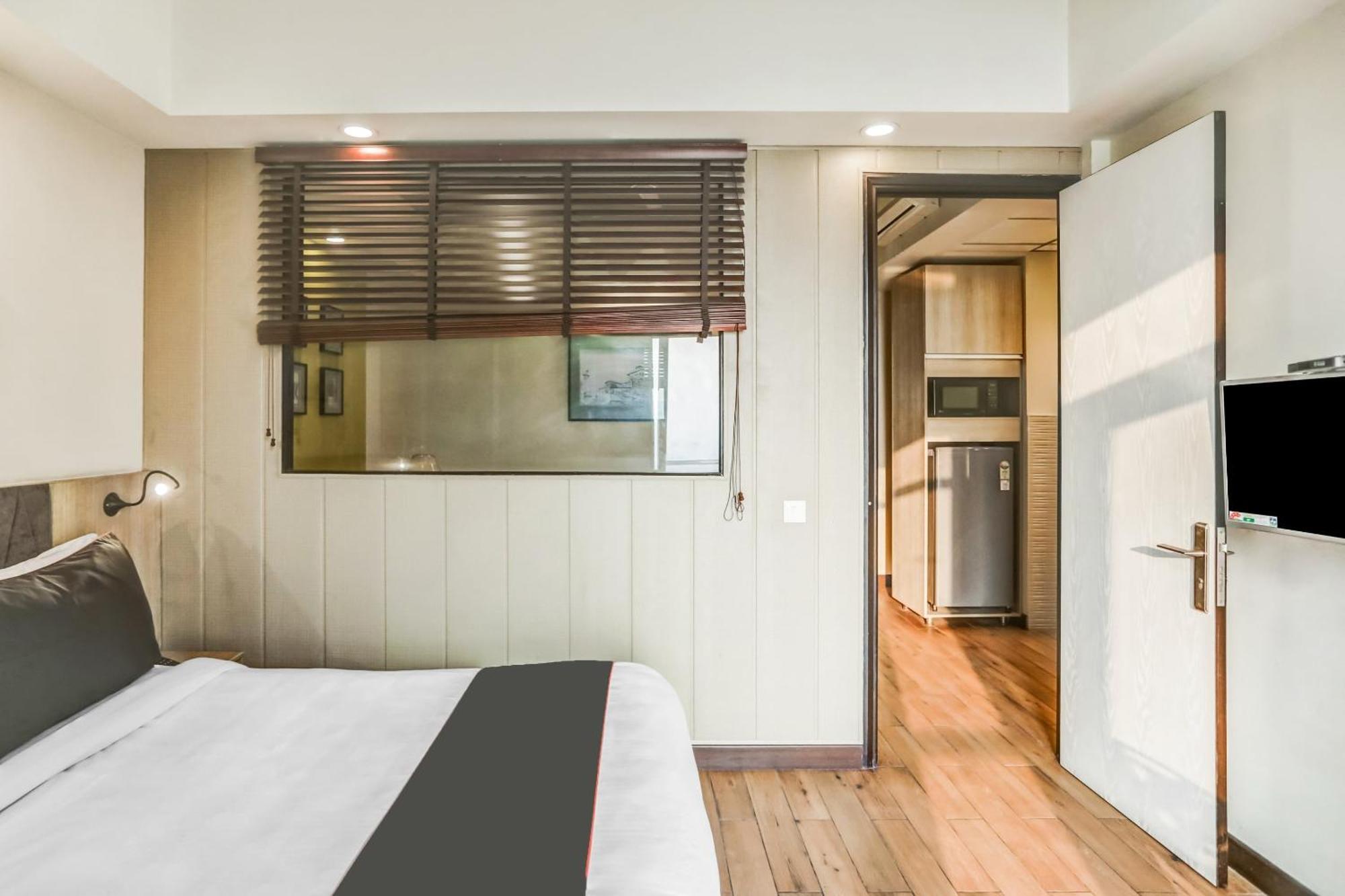 Collection O Limewood Stay Гургаон Екстериор снимка